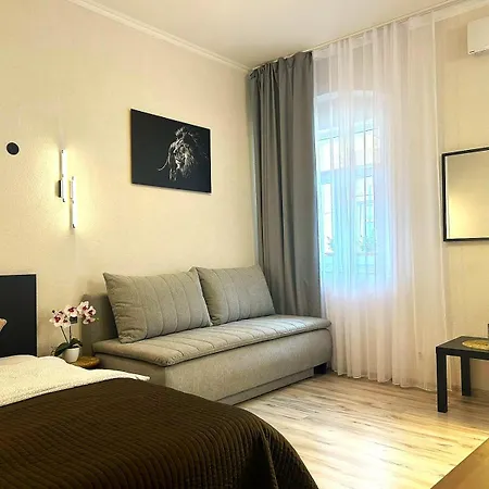 Leo Obchodna - Delux Апартаменти