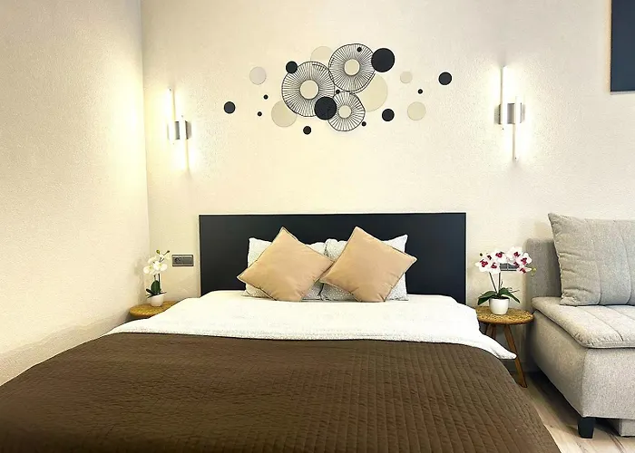 Leo Obchodna - Delux アパート