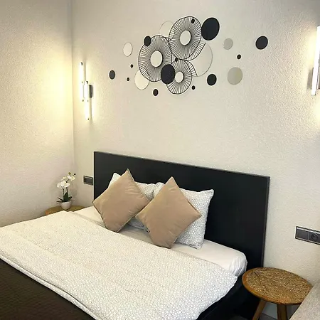 Leo Obchodna - Delux * ברטיסלאבה