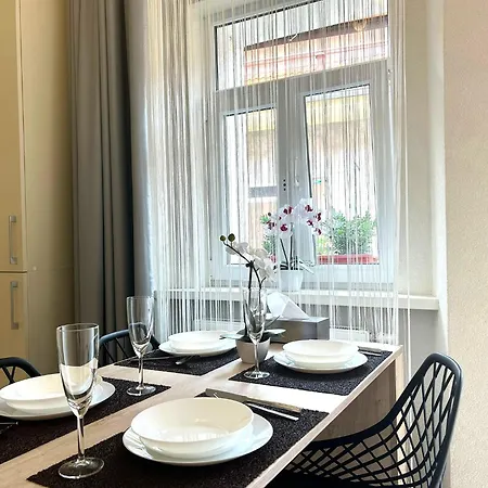 Leo Obchodna - Delux Apartment